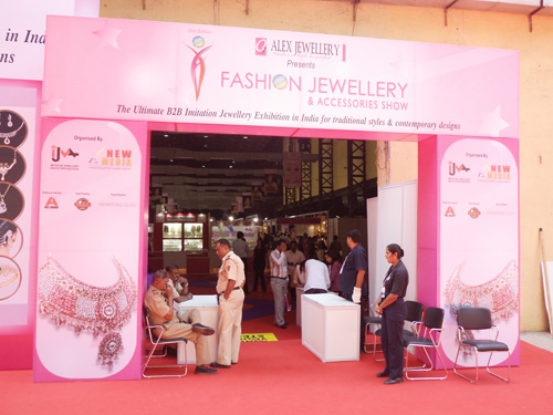 https://www.tradeindia.com/TradeShows/Jewelry-Gemstones/